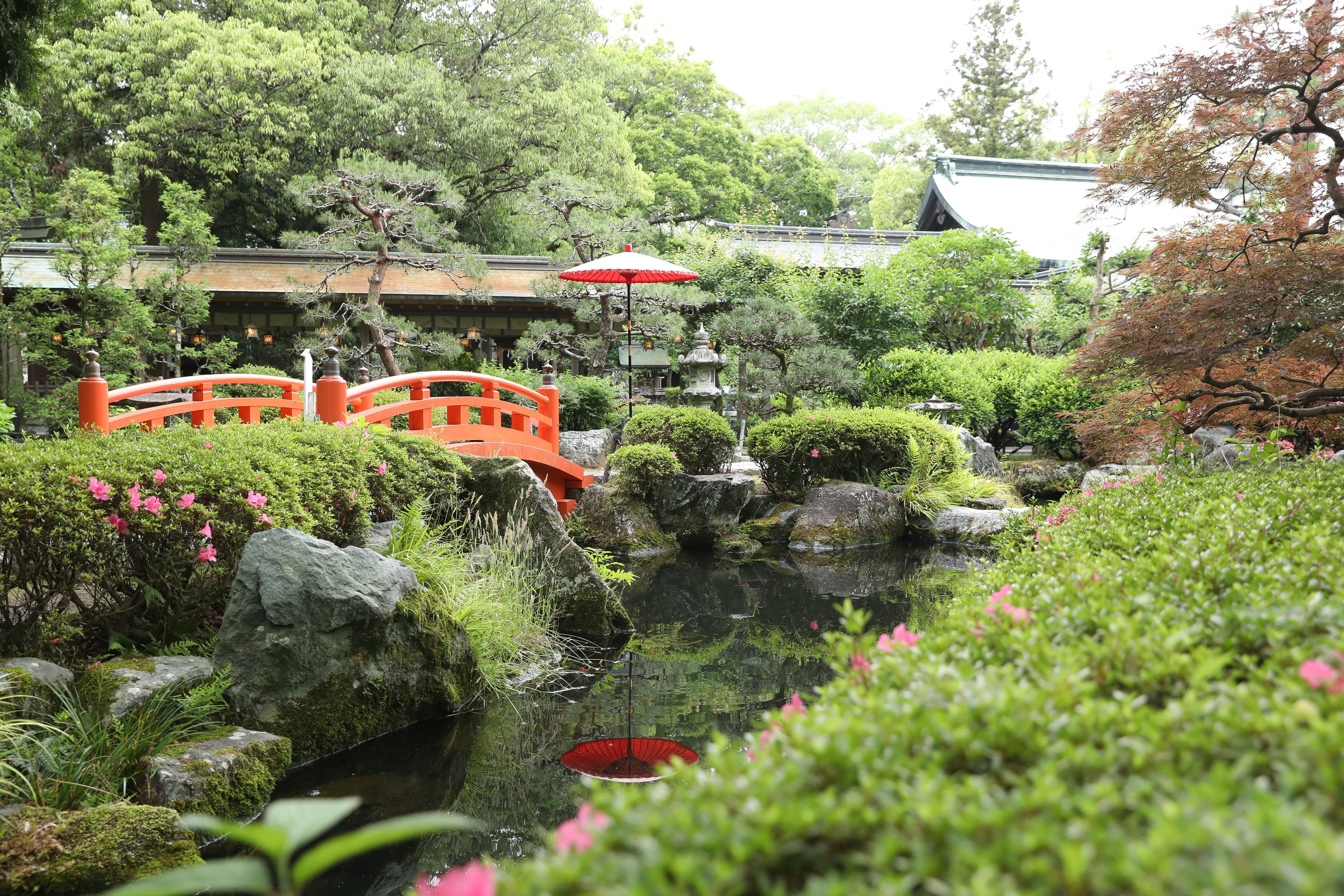 大井神社に隣接する宮美殿の外観